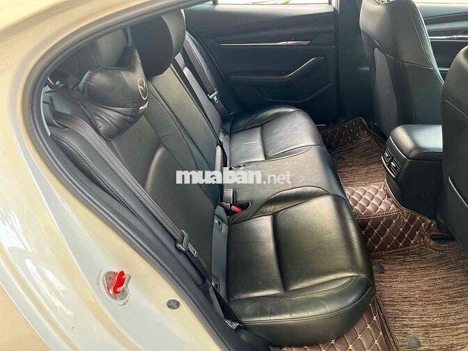 Mazda Mazda 3 Luxury 2023 Trắng 16000 km