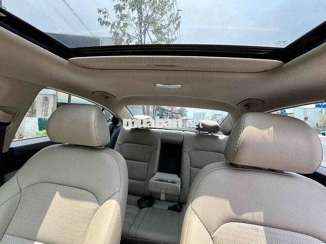 Hyundai Elantra 2.0GAT 2021 Đỏ 20.000km
