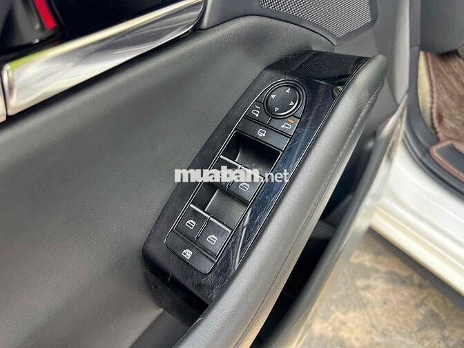 Mazda Mazda 3 Luxury 2023 Trắng 16000 km