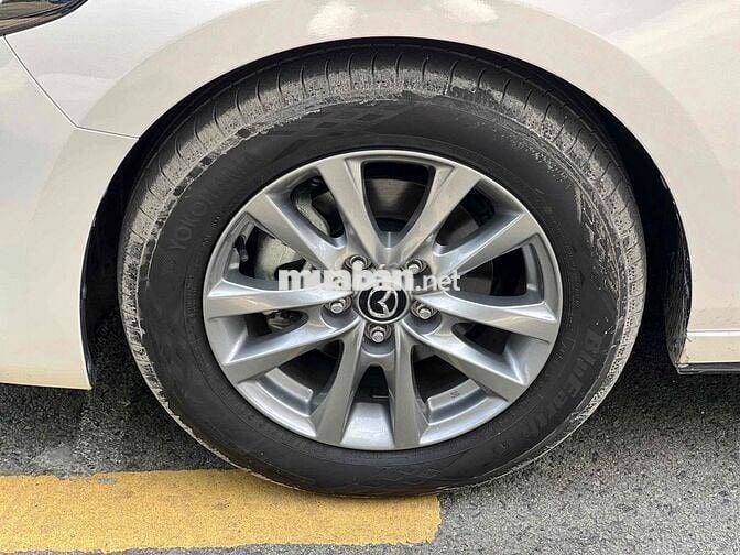Mazda Mazda 3 Luxury 2023 Trắng 16000 km