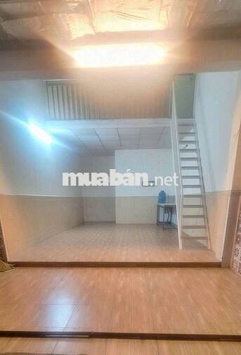 Cho thuê nhà cấp 4 dt 4 x9 gác lửng