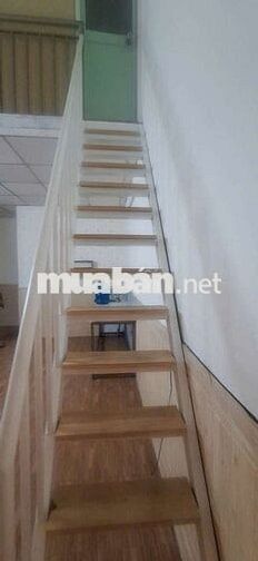 Cho thuê nhà cấp 4 dt 4 x9 gác lửng