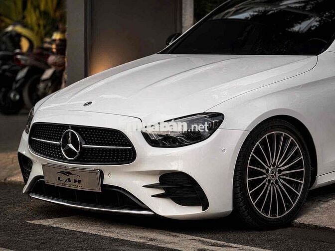 Mercedes-Benz E300 AMG 2022 V1 - Trắng/Đen