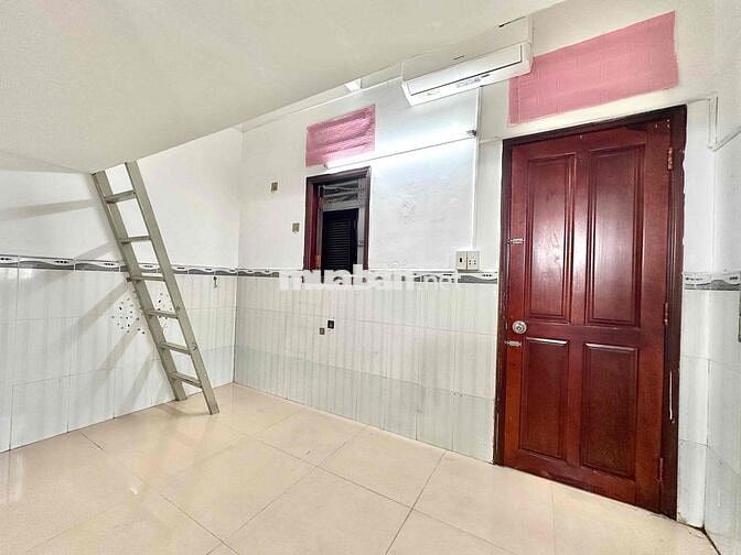 TRỐNG LẠI 1 PHÒNG BAN CÔNG GIÁ RẺ NGAY ĐH VĂN HIẾN, CÔNG THƯƠNG
