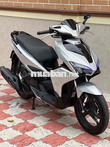 Honda Air Blade  2017 Bạc Porsche bạc đen mới 98 %