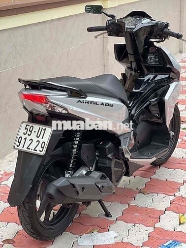 Honda Air Blade  2017 Bạc Porsche bạc đen mới 98 %