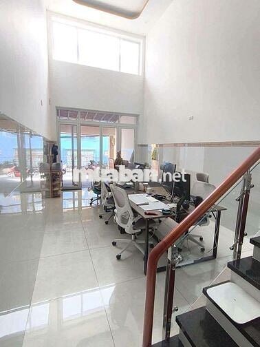  Nhà Đẹp Đg 36 Linh Đông – 3PN, 3 Máy Lạnh .Sân Rộng, Dọn Vào Ở Ngay! 