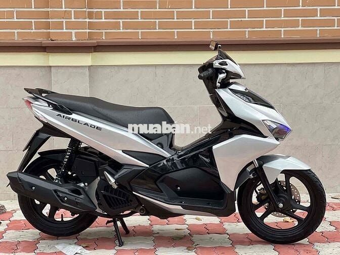 Honda Air Blade  2017 Bạc Porsche bạc đen mới 98 %