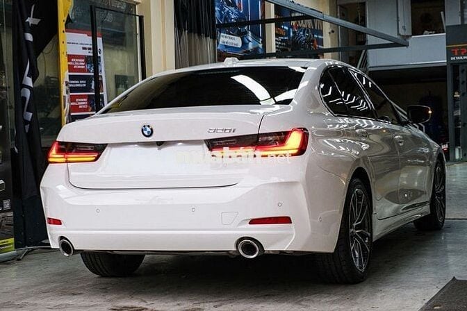 BMW 320i Sportline Model 2025 15000km Trắng Nâu