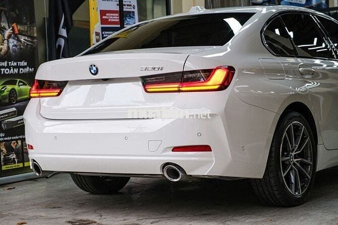 BMW 320i Sportline Model 2025 15000km Trắng Nâu