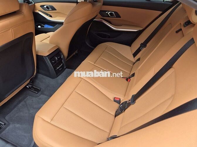 BMW 320i Sportline Model 2025 Đỏ 9000 km