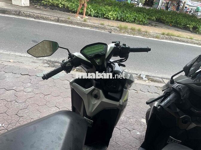 Honda Vario 150 Bạc Zin