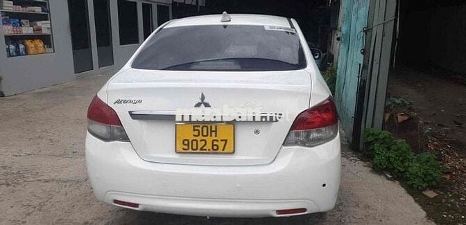 Mitsubishi Mirage 2024 Trắng 5 chỗ