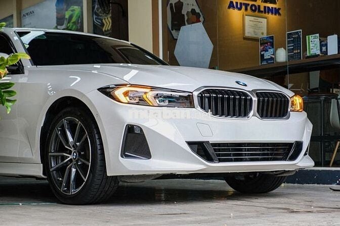 BMW 320i Sportline Model 2025 15000km Trắng Nâu