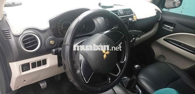 Mitsubishi Mirage 2024 Trắng 5 chỗ