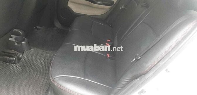 Mitsubishi Mirage 2024 Trắng 5 chỗ