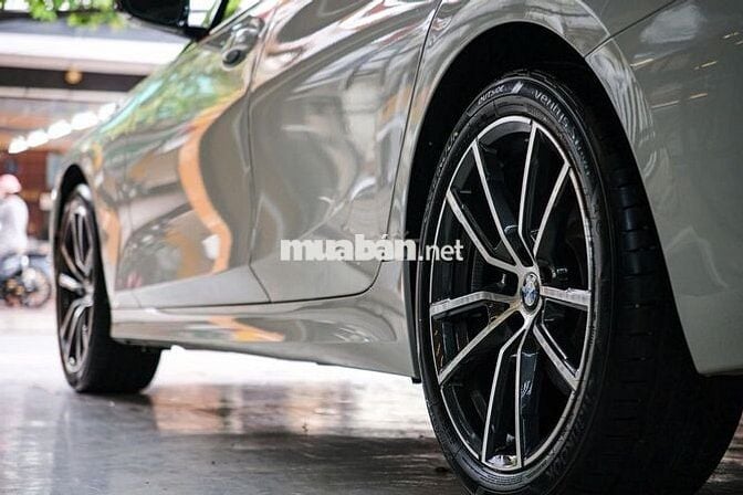 BMW 320i Sportline Model 2025 15000km Trắng Nâu