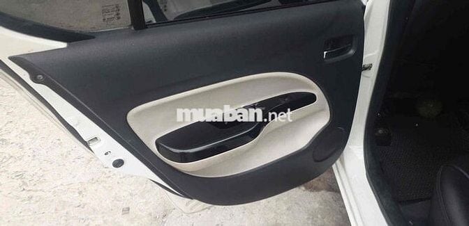 Mitsubishi Mirage 2024 Trắng 5 chỗ