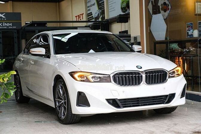 BMW 320i Sportline Model 2025 15000km Trắng Nâu
