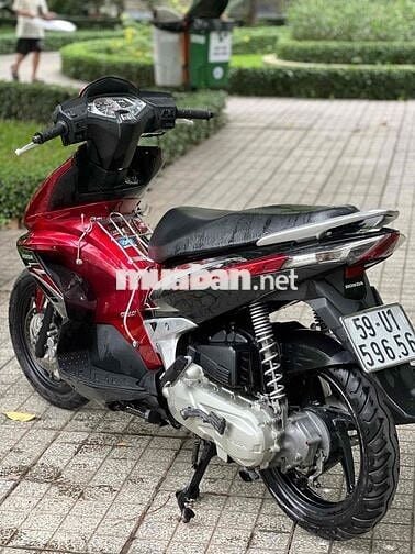 Honda Air Blade 110 Thái Lan màu Đỏ