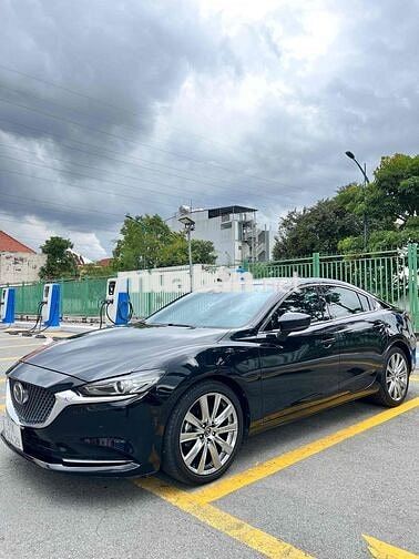 Mazda 6 Premium 2022 Đen