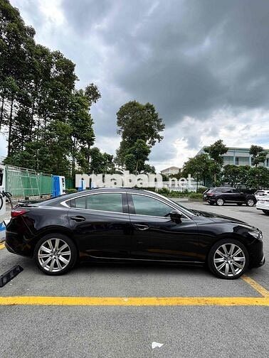Mazda 6 Premium 2022 Đen