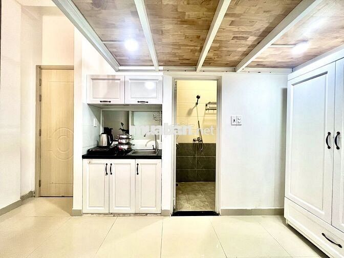 GÁC LỬNG CỬA SỔ THOÁNG NGAY PHỐ ẨM THỰC PHAN XÍCH LONG