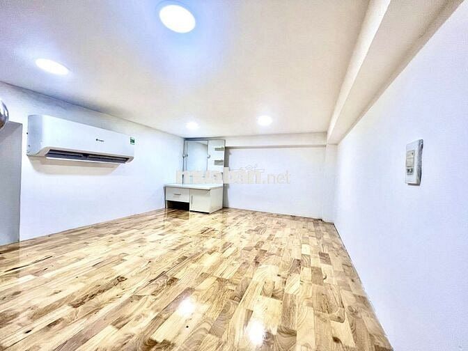 GÁC LỬNG CỬA SỔ THOÁNG NGAY PHỐ ẨM THỰC PHAN XÍCH LONG