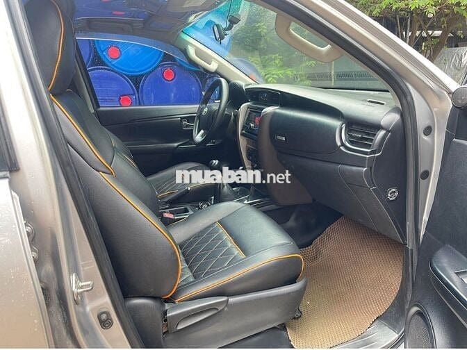 Toyota Fortuner 2017 Số sàn Máy dầu Xám bạc