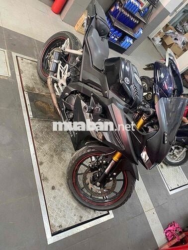Yamaha R15V3 Đen Nhập khẩu