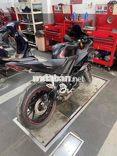 Yamaha R15V3 Đen Nhập khẩu