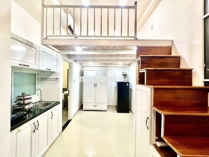 GÁC LỬNG CỬA SỔ THOÁNG NGAY PHỐ ẨM THỰC PHAN XÍCH LONG