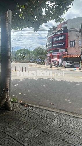 Chính chủ. Cần bán lô đất mặt tiền đường Trần Hoành