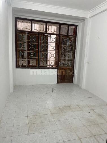Chính chủ cho thuê nhà 46m2, cuối ngõ 118 nguyễn khánh toàn