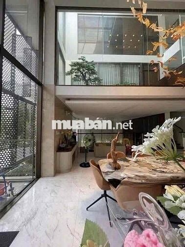 BIỆT THỰ NGUYỄN SỸ SÁCH, TÂN BÌNH – KHUÔN VIÊN LỚN 300m2, THANG MÁY
