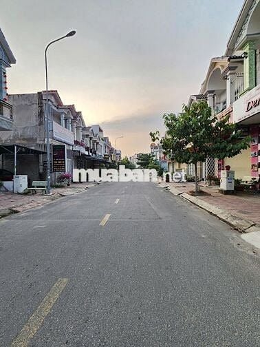 Cần Bán Gấp Lô Đất Lấy Tiền Tất Toán Nợ Ngân Hàng - Sổ Hồng Riêng