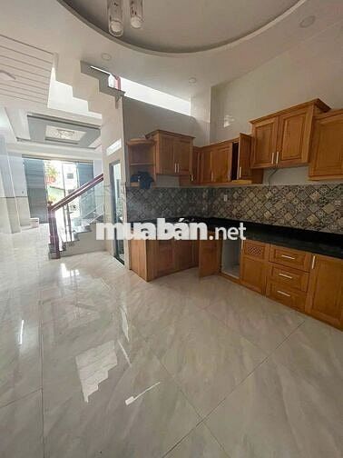 Cho thuê nhà nguyên căn mới 2PN 3WC đường 51 P14 Gò Vấp giá 11tr