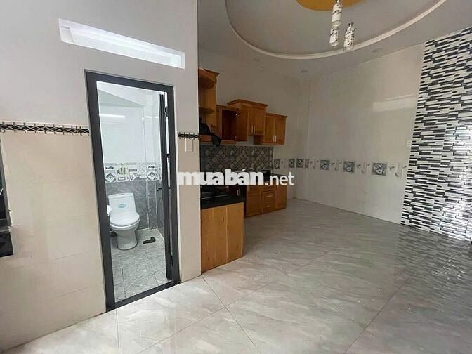 Cho thuê nhà nguyên căn mới 2PN 3WC đường 51 P14 Gò Vấp giá 11tr