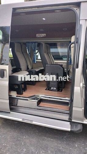 Ford Transit Luxury 2018 16 chỗ Vàng cát