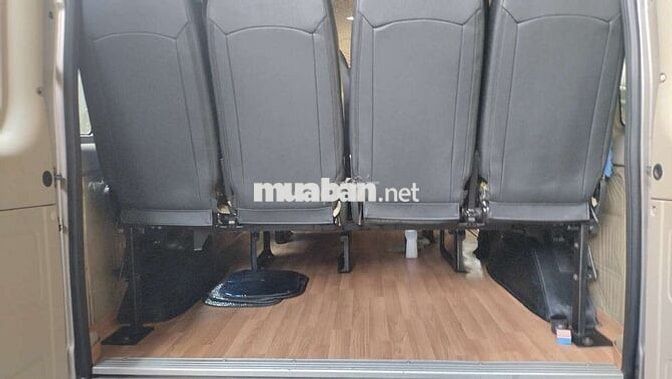 Ford Transit Luxury 2018 16 chỗ Vàng cát