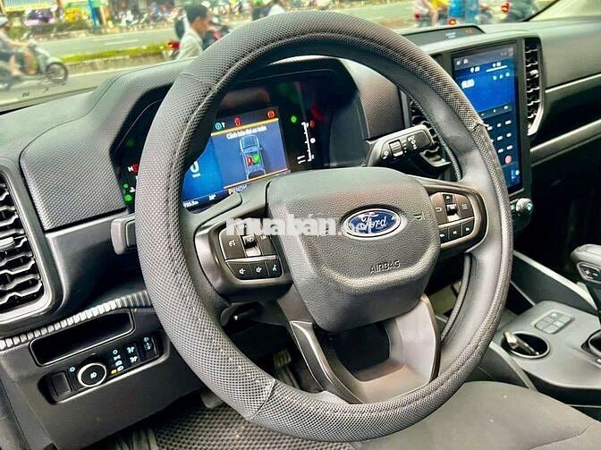 Ford Ranger XLS 2.0L AT 2025 Đen 20.000km