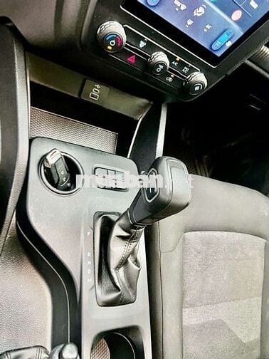 Ford Ranger XLS 2.0L AT 2025 Đen 20.000km