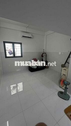 mình về quê cần pass phòng siêu to sạch sẽ lầu 4 có thang máy