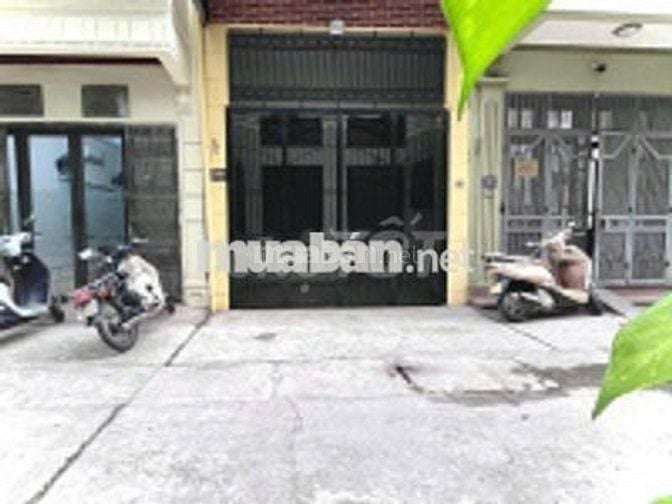 Cho thuê nhà ngõ 98 Hạ Yên Quyết, diện tích 45m2 x 3 tầng riêng biệt