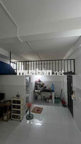 mình về quê cần pass phòng siêu to sạch sẽ lầu 4 có thang máy
