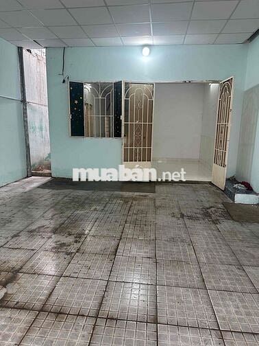 Cho thuê nhà cấp 4 , 100m2 , 2pn , có sân , HXH Lê Văn Khương 5,5tr
