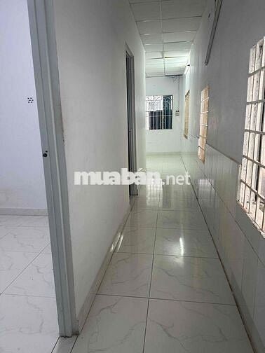 Cho thuê nhà cấp 4 , 100m2 , 2pn , có sân , HXH Lê Văn Khương 5,5tr