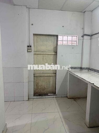 Cho thuê nhà cấp 4 , 100m2 , 2pn , có sân , HXH Lê Văn Khương 5,5tr