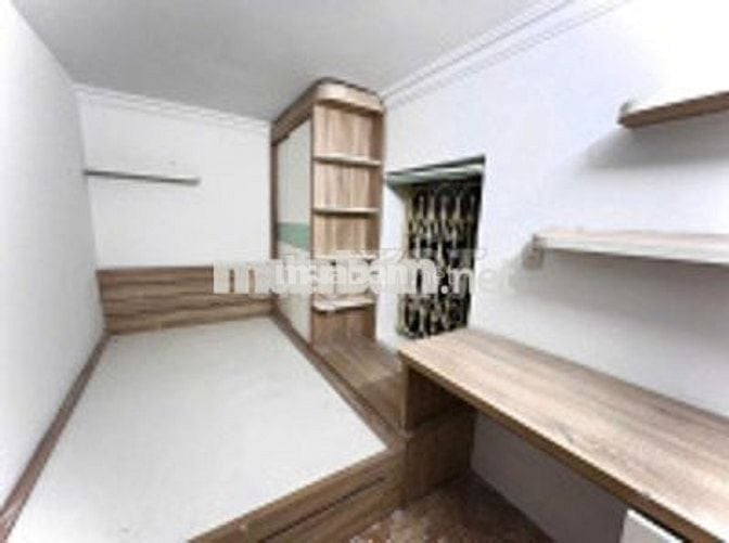 Cho thuê nhà ngõ 98 Hạ Yên Quyết, diện tích 45m2 x 3 tầng riêng biệt