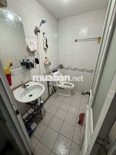 Nhà nguyên căn hẻm xe hơi,1 trệt ,1 lầu ,tdtsd : 80m2
